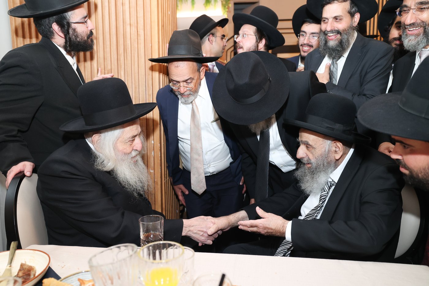 הגאון רבי יצחק דוד טורצ'ין שליט"א בשמחת נישואי נכד הגאון רבי משה צדקה שליט"א | צילום: דוד ארזני