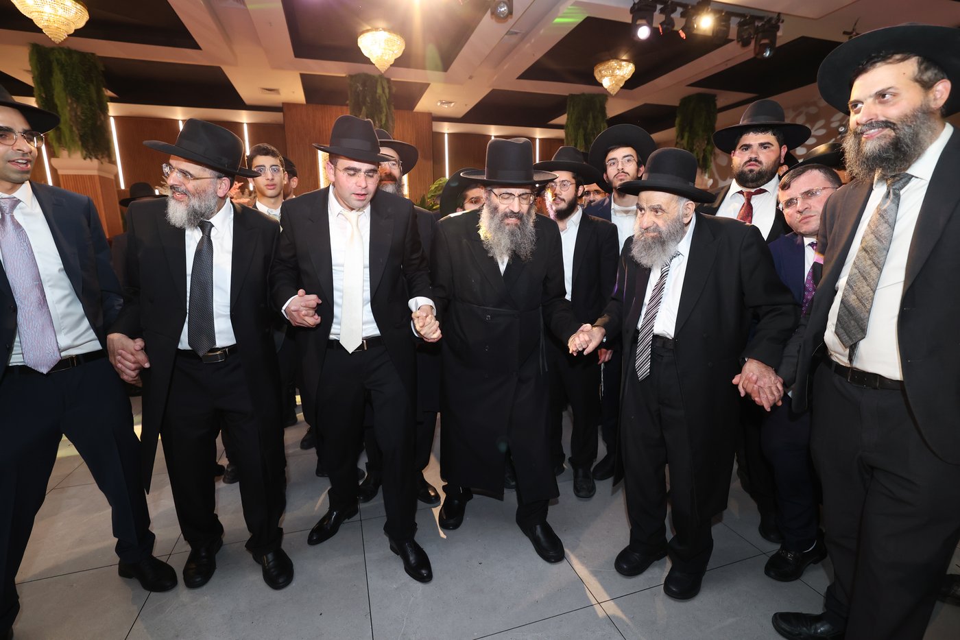 שמחת נישואי נכד הגאון רבי משה צדקה שליט"א | צילום: דוד ארזני