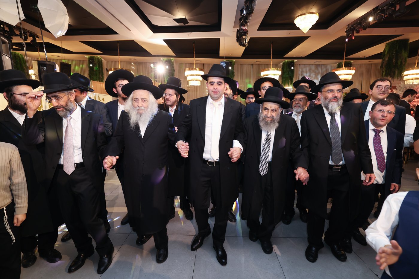 שמחת נישואי נכד הגאון רבי משה צדקה שליט"א | צילום: דוד ארזני
