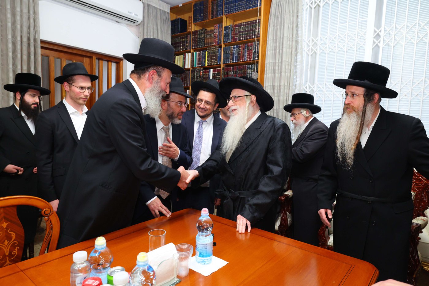 משלחת ראשי הישיבות אצל האדמו"ר מצאנז