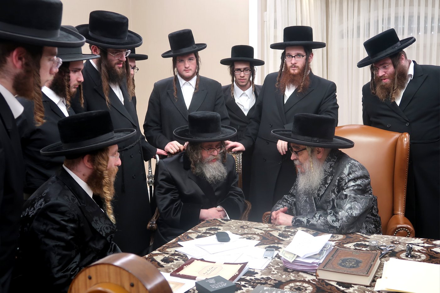 האדמו"ר מקרעטשניף סיגעט בביקור אצל האדמו"ר מסאטמר