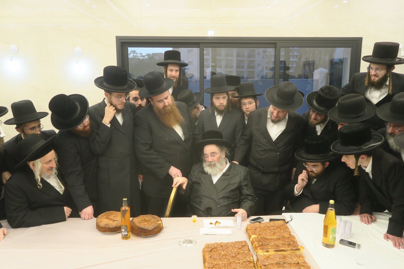 האדמו"ר מסטוטשין שליט"א בטבריה | צילום: מ. אדלר