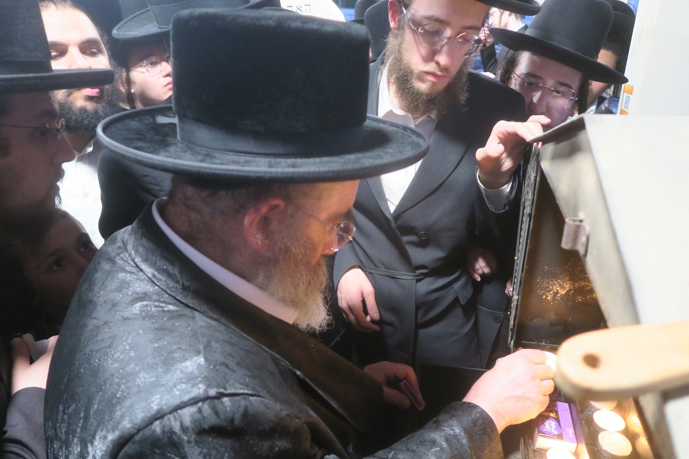 האדמו"ר מסטוטשין שליט"א בטבריה | צילום: מ. אדלר