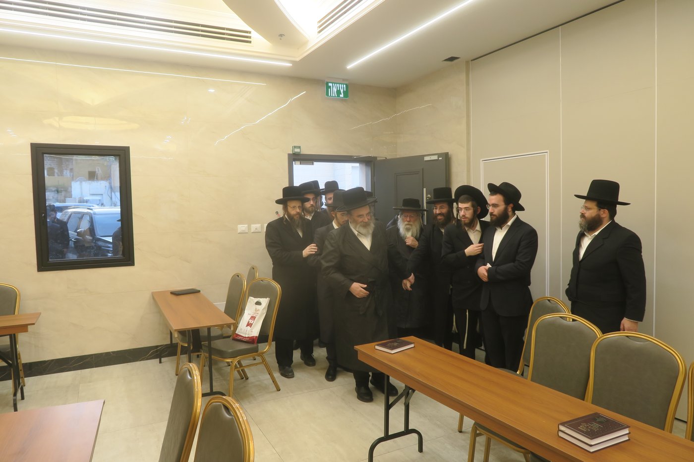 האדמו"ר מסטוטשין שליט"א בטבריה | צילום: מ. אדלר