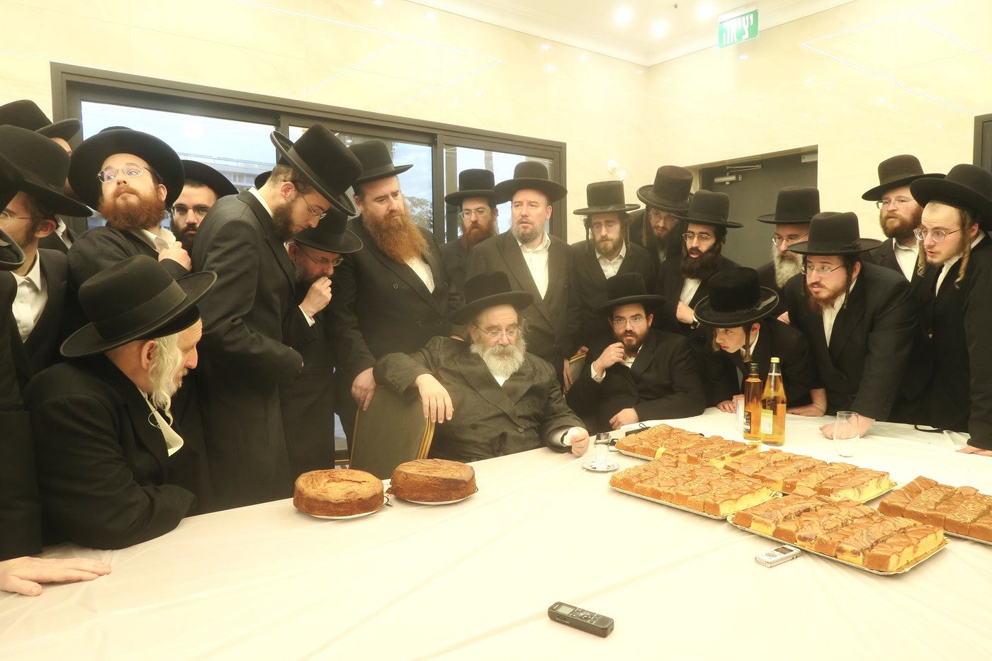 האדמו"ר מסטוטשין שליט"א בטבריה | צילום: מ. אדלר
