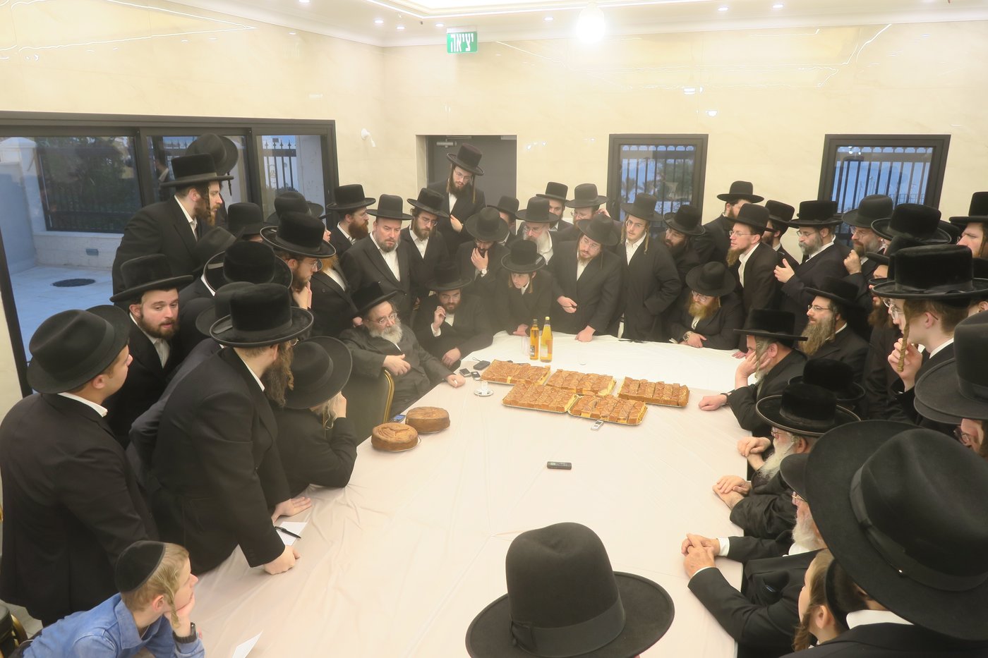 האדמו"ר מסטוטשין שליט"א בטבריה | צילום: מ. אדלר