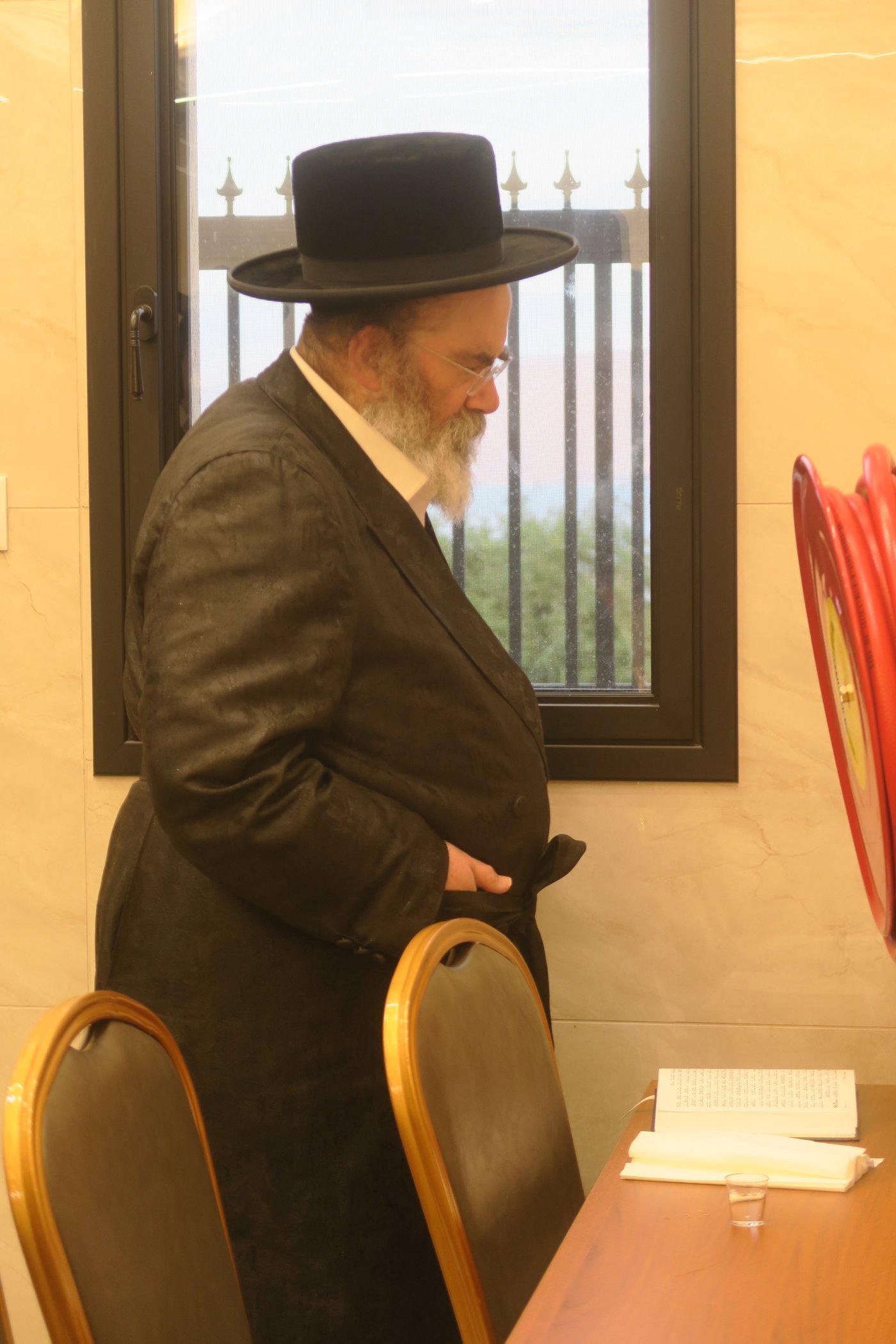 האדמו"ר מסטוטשין שליט"א בטבריה | צילום: מ. אדלר