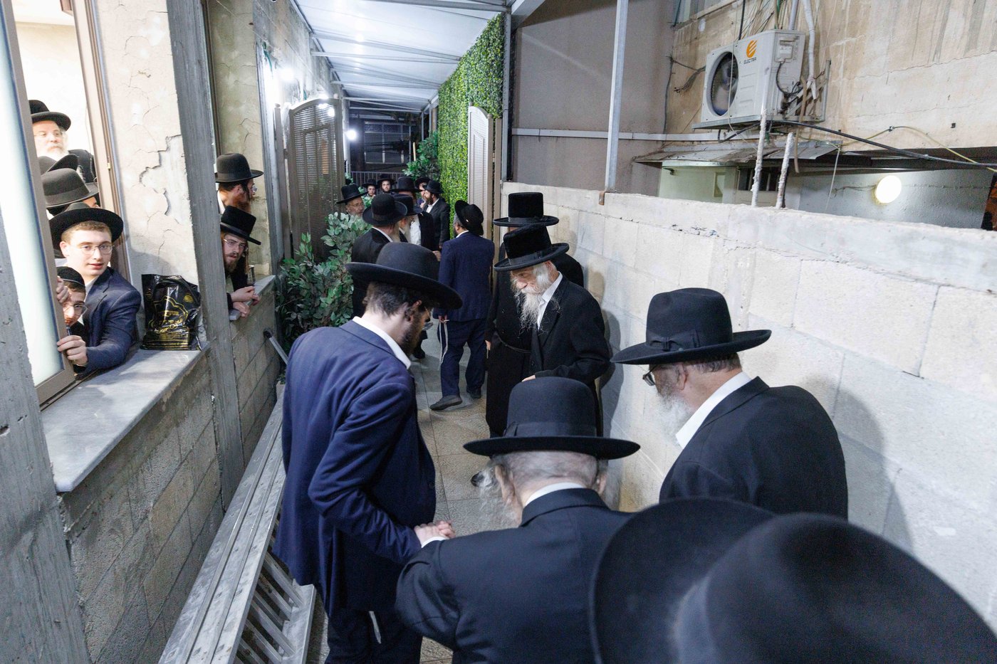 הגר"ד לנדו שליט"א בביקור אצל האדמו"ר מסטריקוב שליט"א