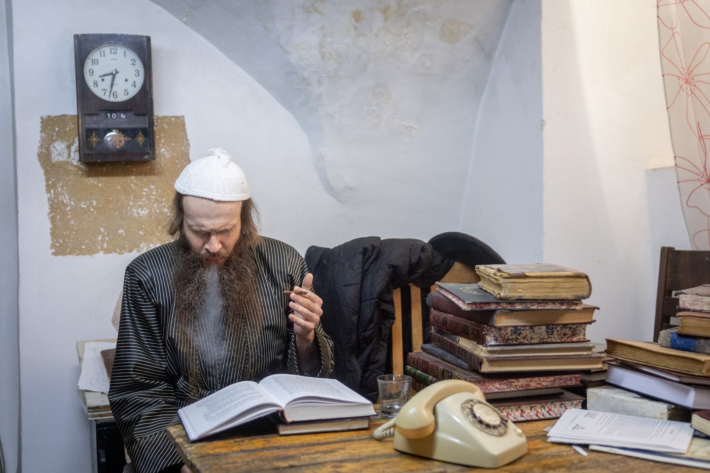 הרב טייטלבוים בבית ההוראה במאה שערים