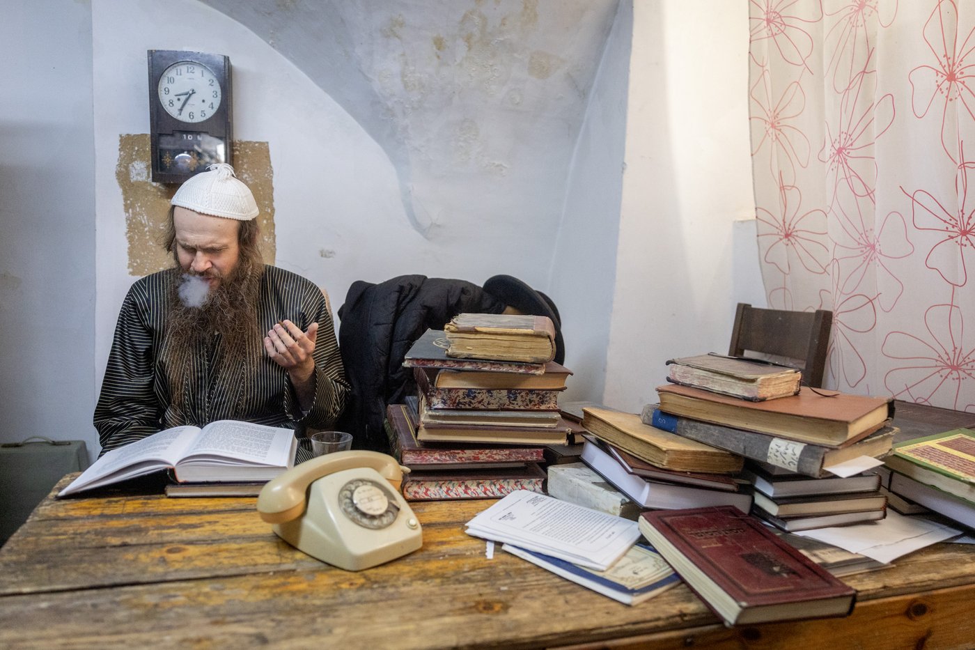 הרב טייטלבוים בבית ההוראה במאה שערים