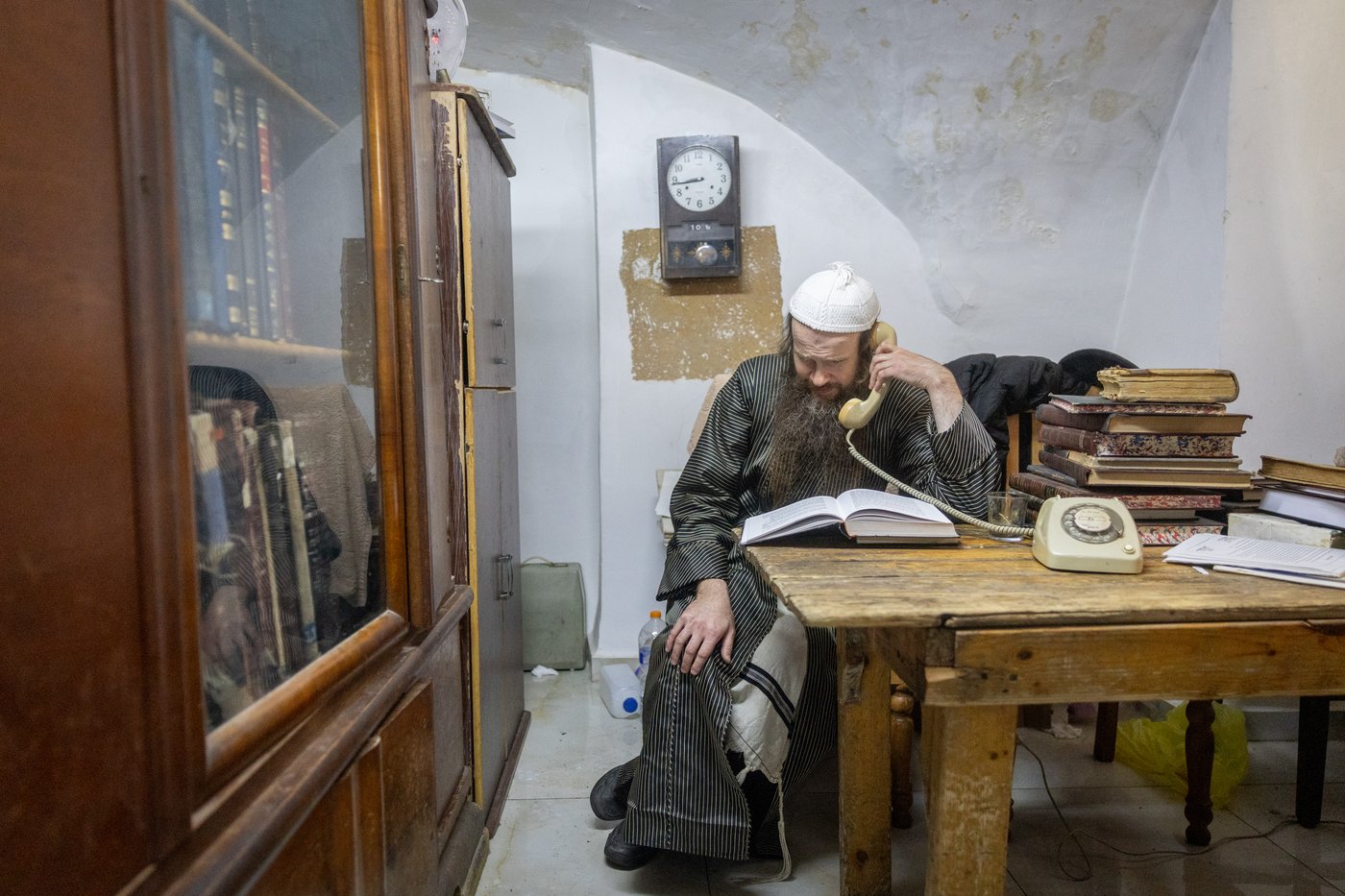 הרב טייטלבוים בבית ההוראה במאה שערים