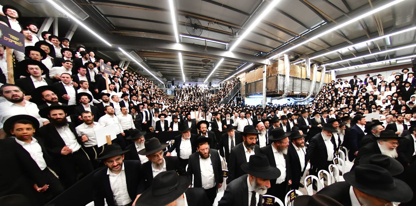 מעמד הסיומים השנתי בישיבת מיר | צילום: שוקי לרר