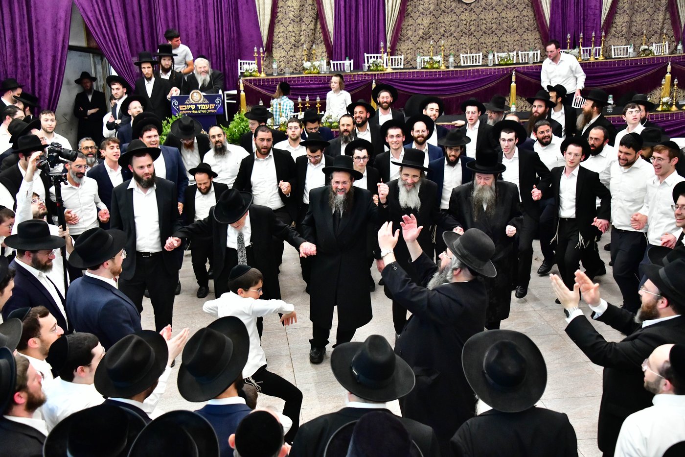 מעמד הסיומים השנתי בישיבת מיר | צילום: שוקי לרר