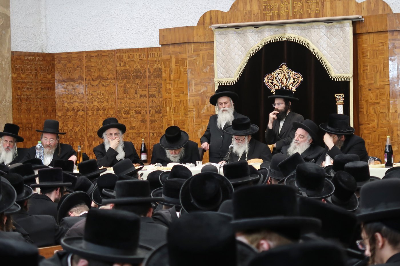 סעודת ההילולא בישיבת טשעבין | צילום: מ.א. נוימן