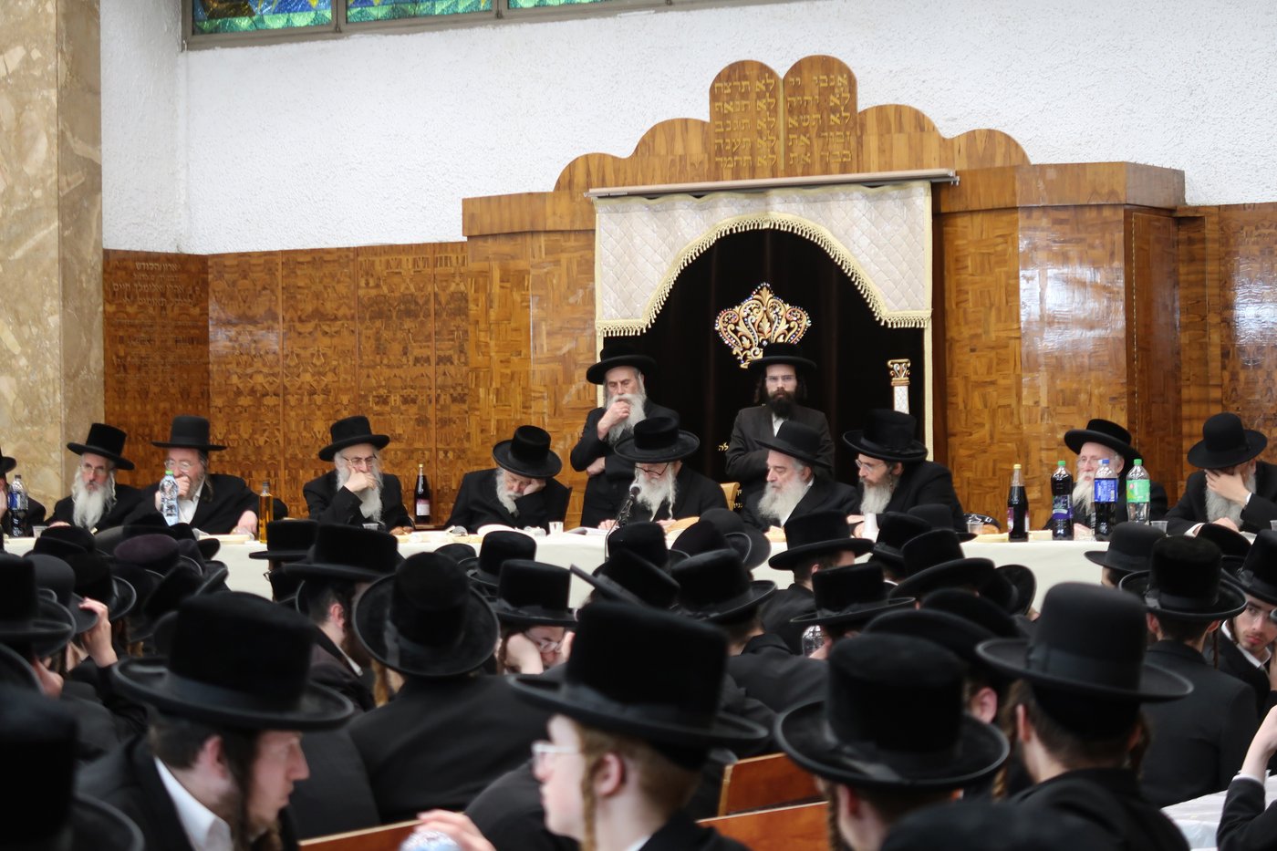 סעודת ההילולא בישיבת טשעבין | צילום: מ.א. נוימן