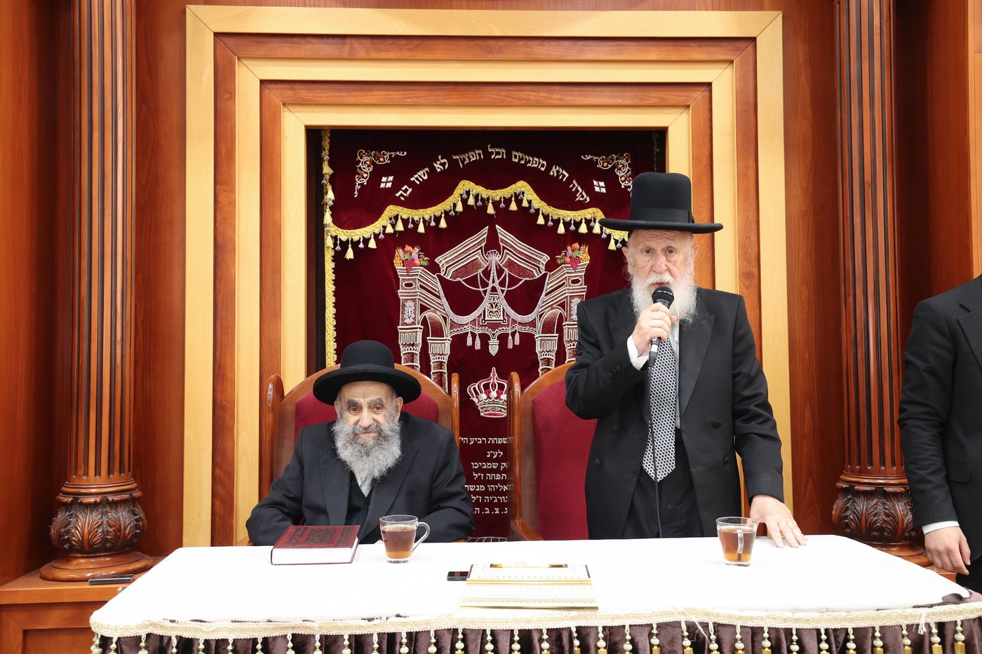 הגר"מ צדקה בביקורו בישיבת באר יהודה
