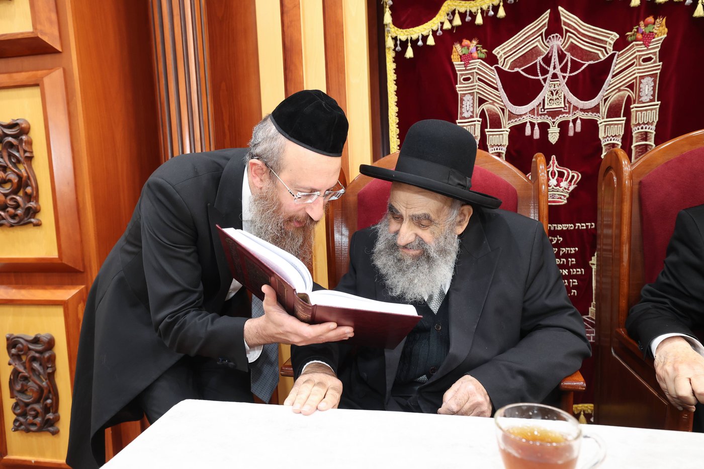 הגר"מ צדקה בביקורו בישיבת באר יהודה