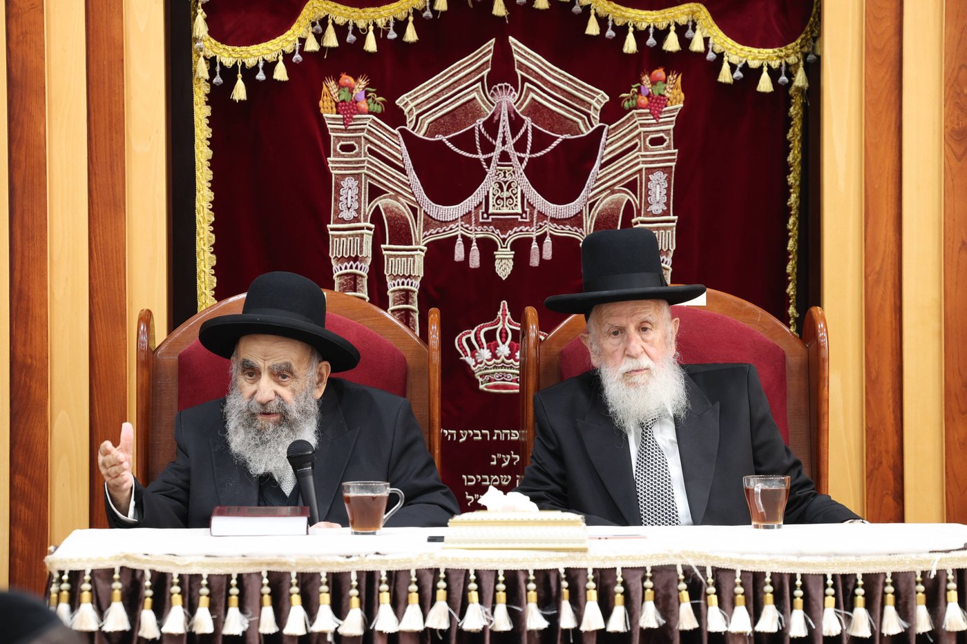 הגר"מ צדקה בביקורו בישיבת באר יהודה