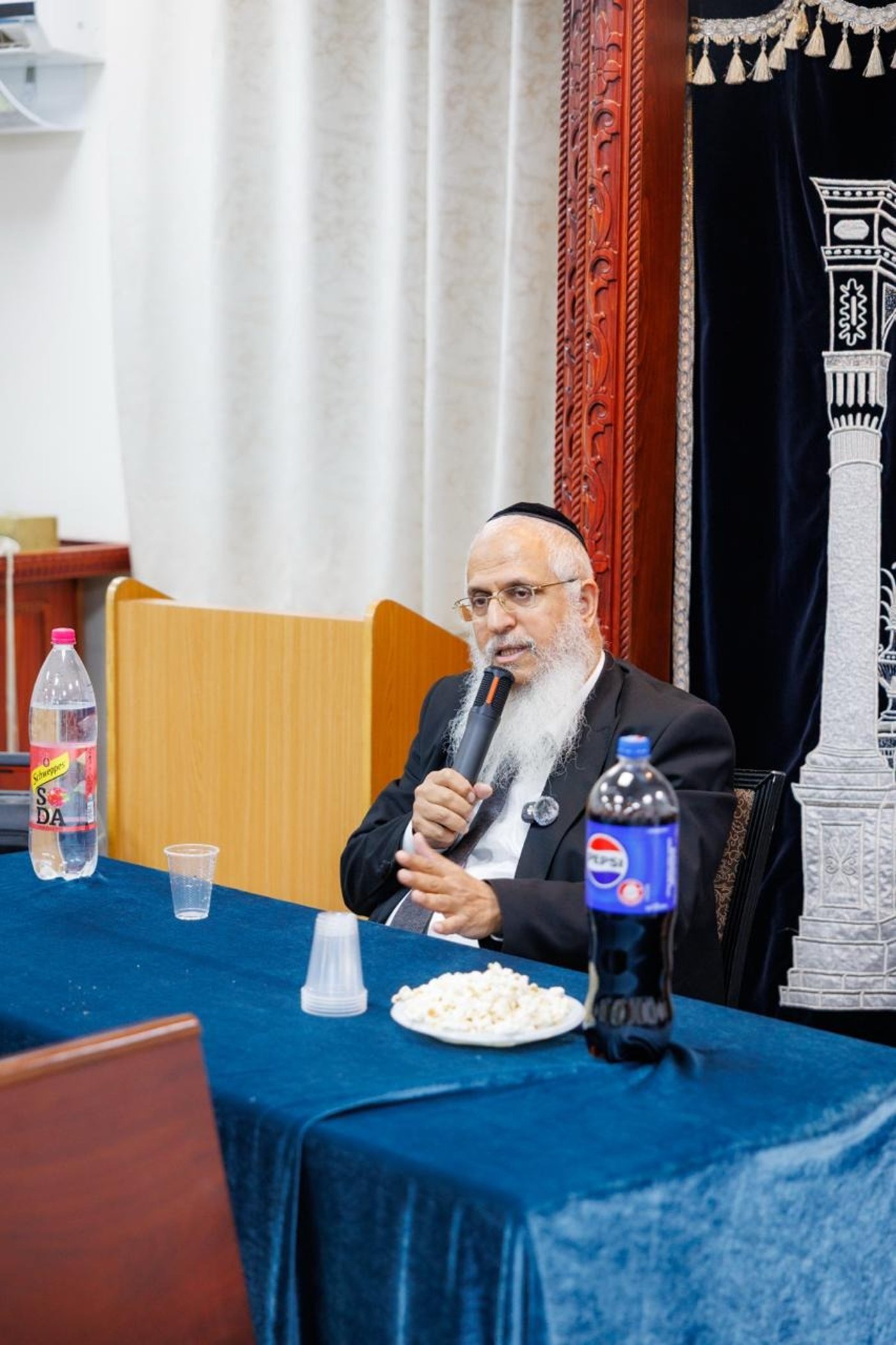 התפרעות במודיעין עילית: שברו חלונות והשליכו גז בכינוס ש״ס