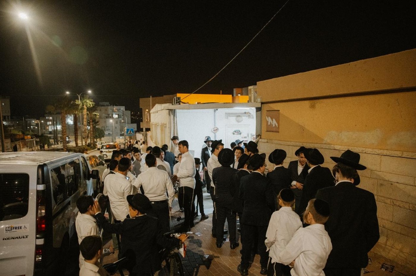 התפרעות במודיעין עילית: שברו חלונות והשליכו גז בכינוס ש״ס