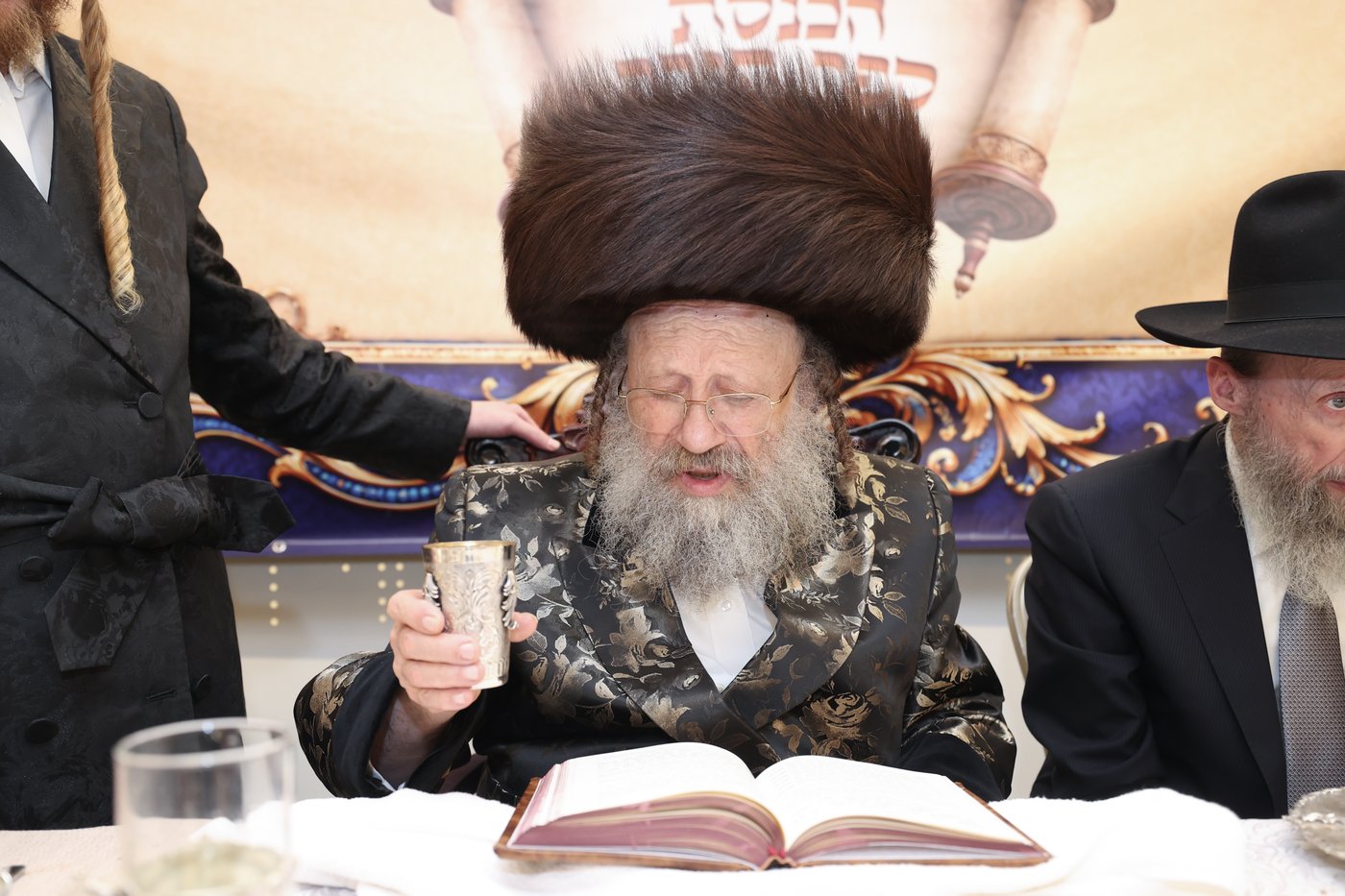 הכנסת ספר התורה בנדבורנה באניא