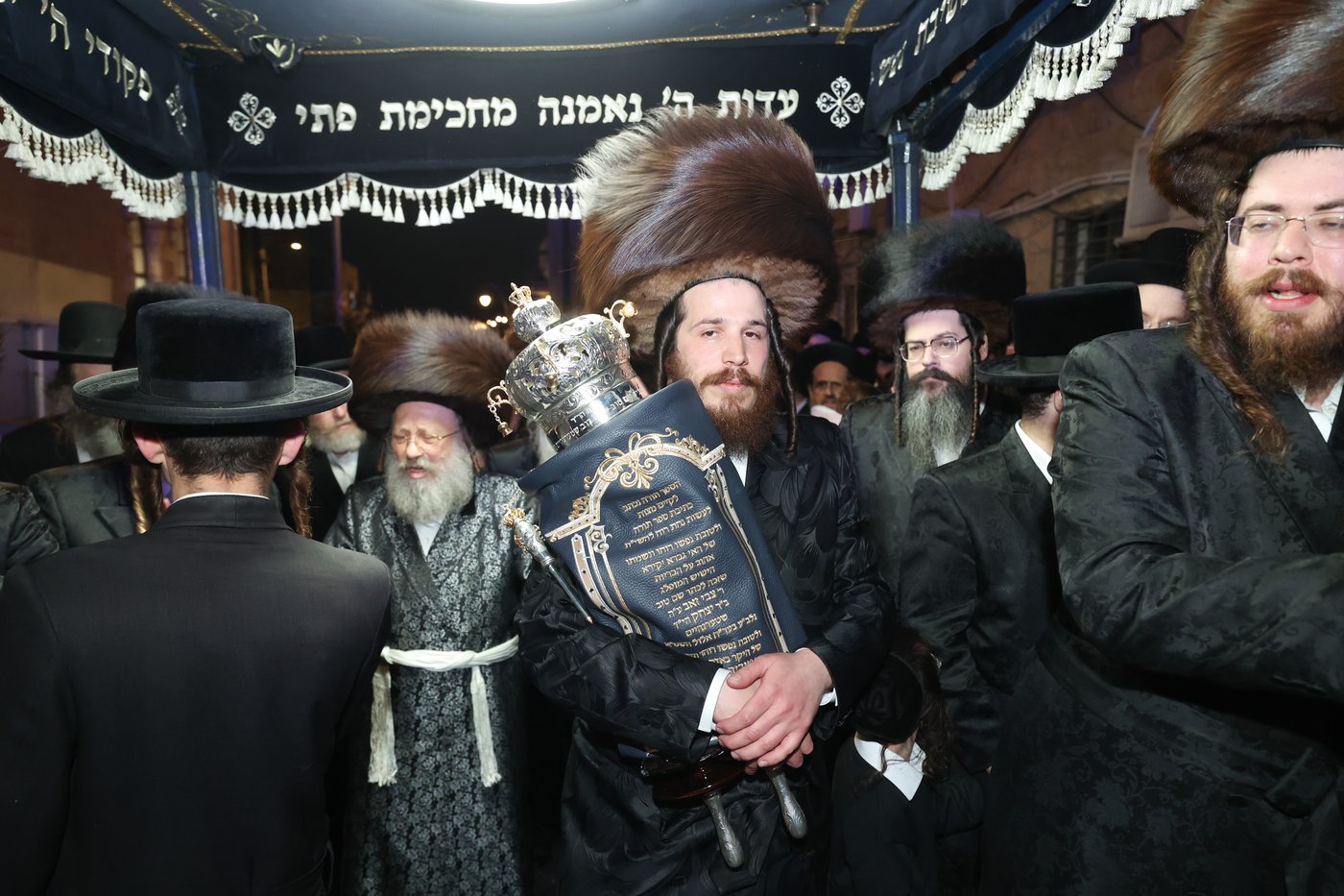 הכנסת ספר התורה בנדבורנה באניא
