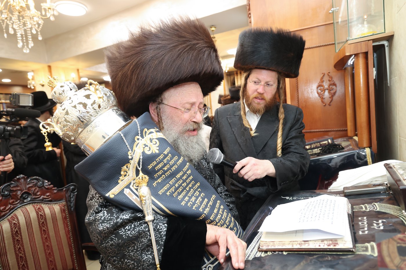 הכנסת ספר התורה בנדבורנה באניא