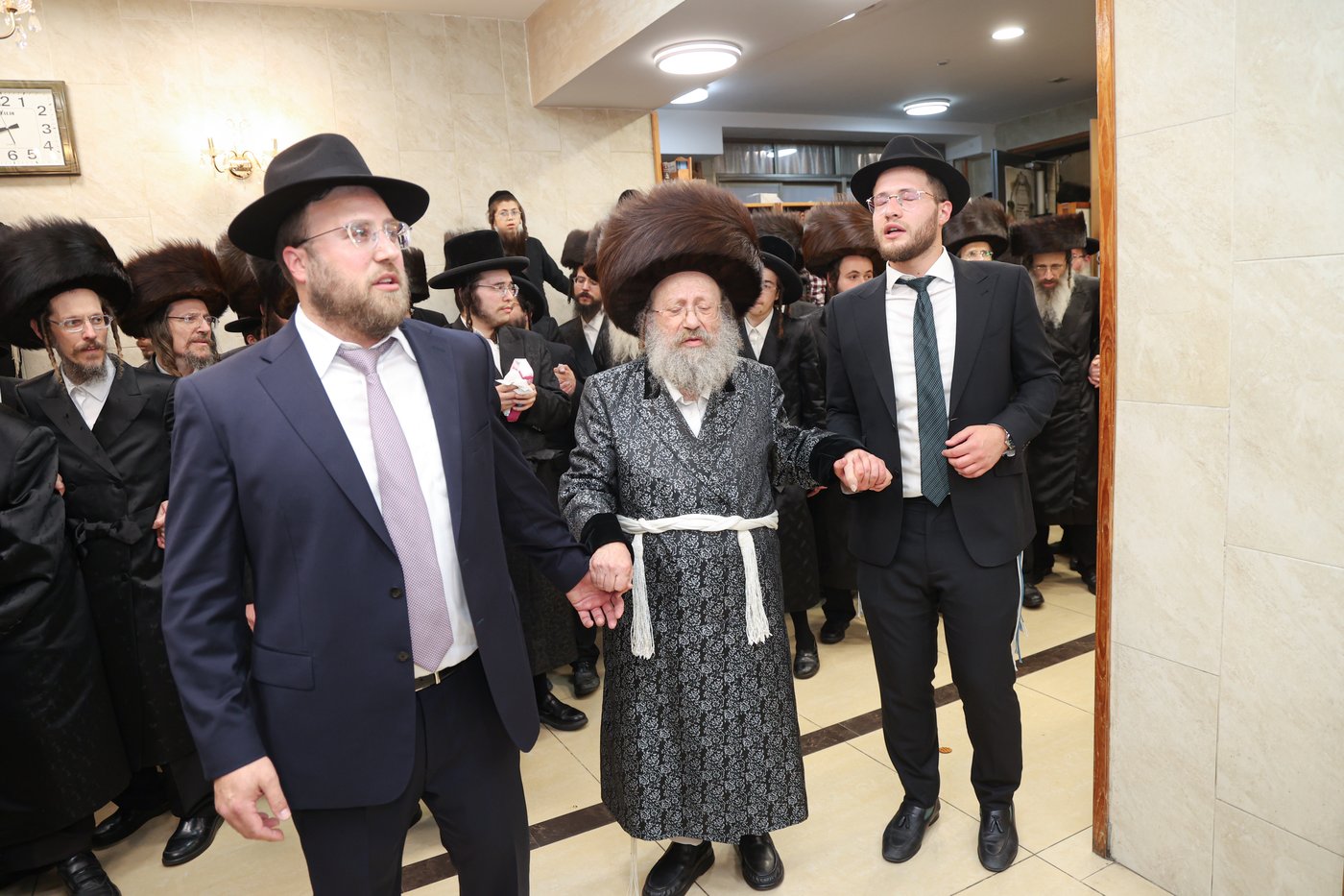 הכנסת ספר התורה בנדבורנה באניא