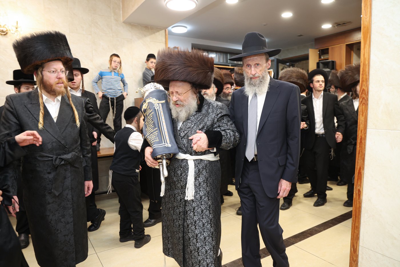 הכנסת ספר התורה בנדבורנה באניא