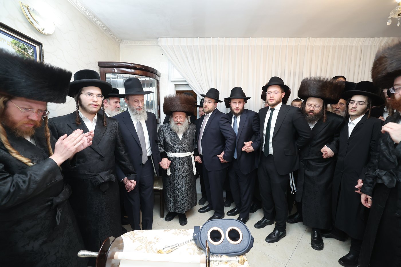 הכנסת ספר התורה בנדבורנה באניא