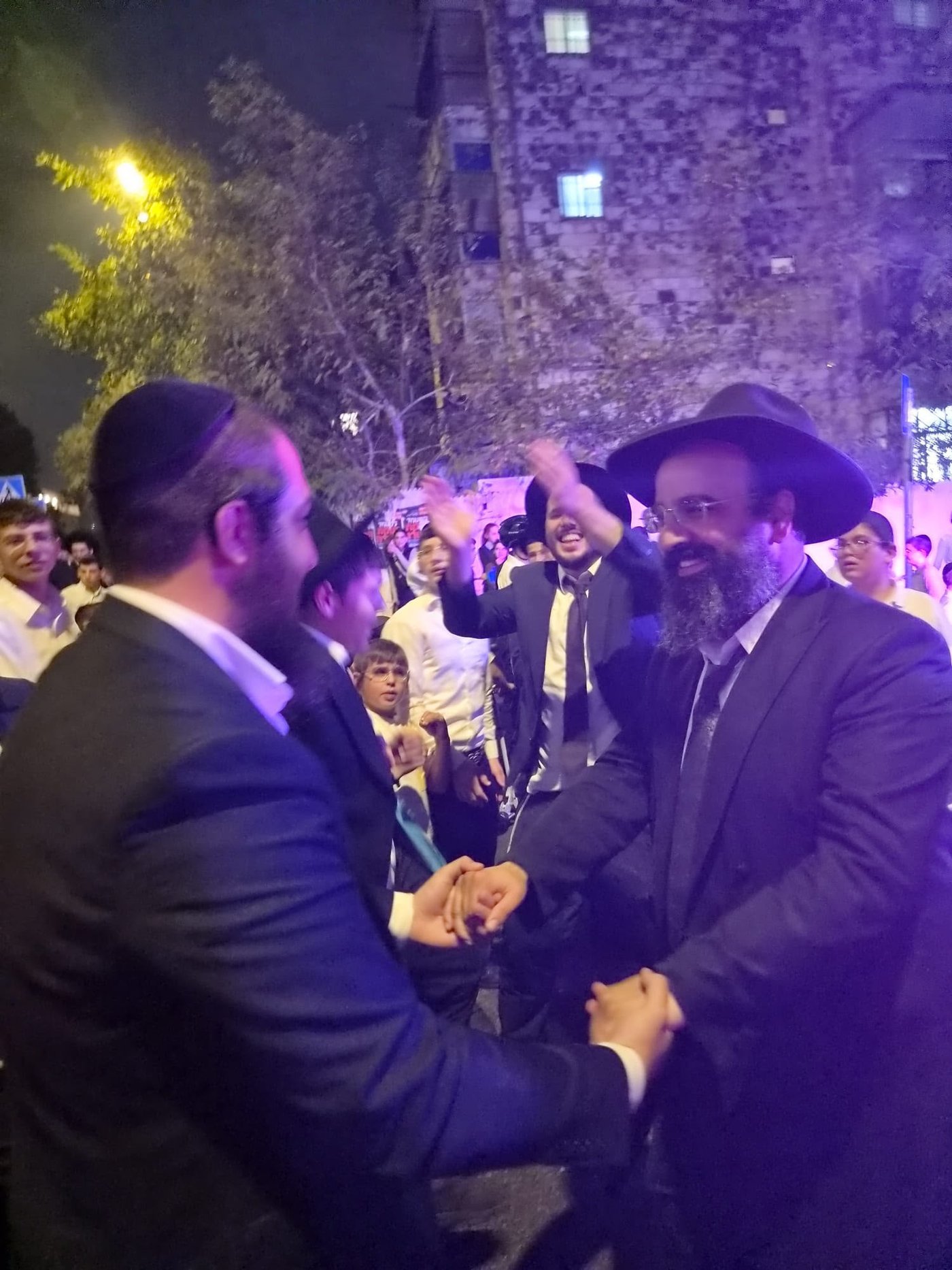 קבלת פנים לבחור ששוחרר מהכלא הצבאי בבית וגן | צילום: באדיבות המצלם