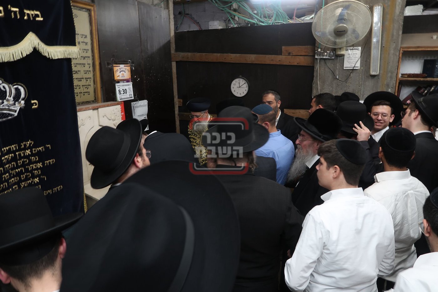 הגאון רבי דוד יוסף בתפילת ערבית וספירת העומר בשטיבלעך 'איצקוביץ'