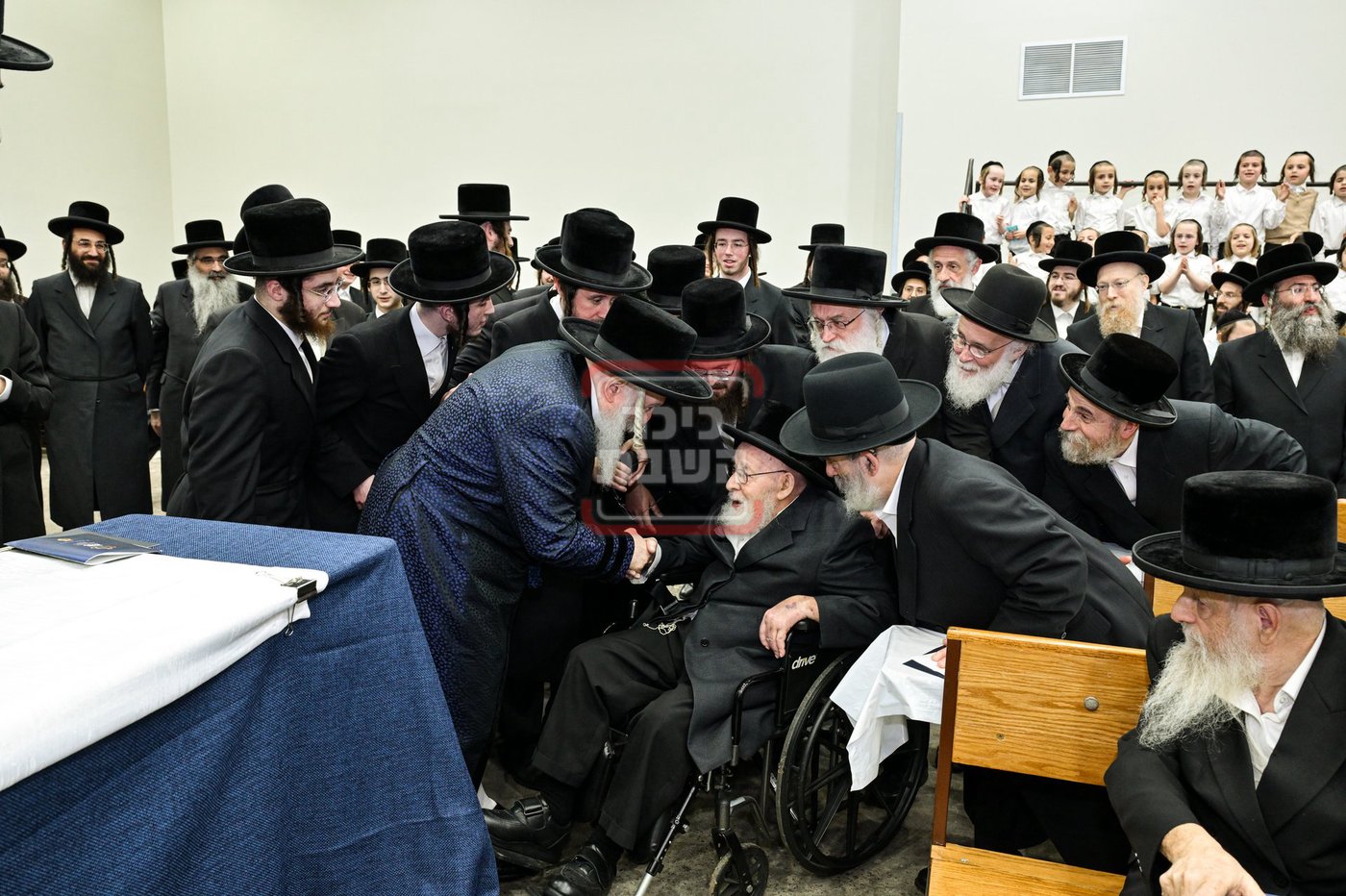 האדמו"ר מבאבוב עם הרה"ח ר' משה מאיר איינהורן