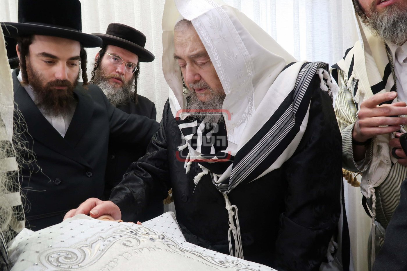 הגה"צ רבי יהושע דוד טורצין בביקור אצל הגה"צ רבי יעקב מאיר שכטר