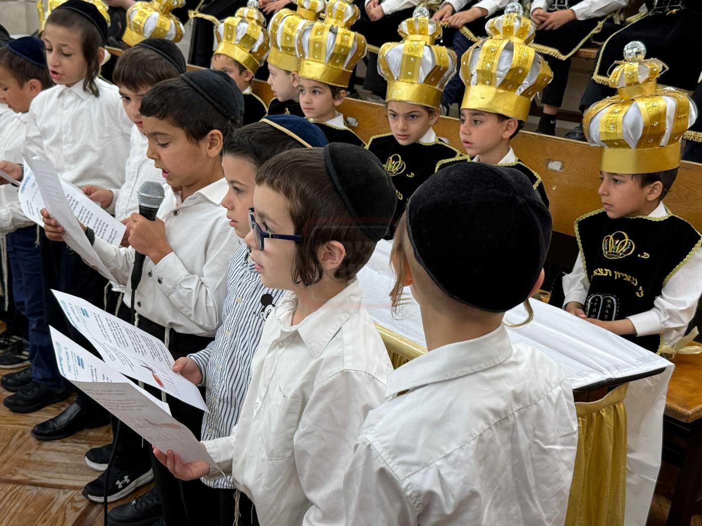 מסיבת החומש אצל האדמו"ר מקאלוב