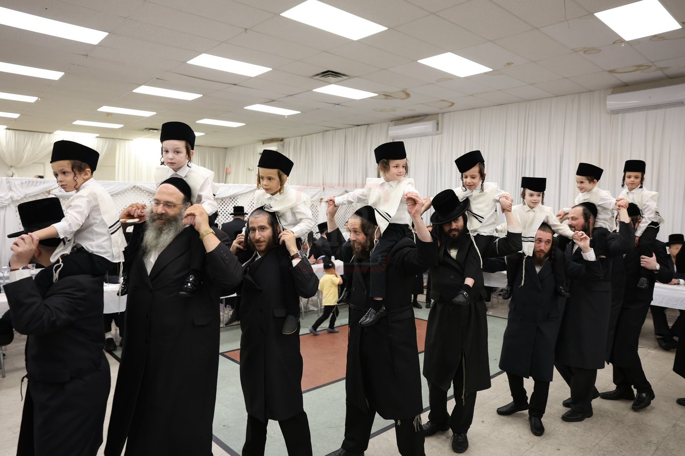 מסיבת חומש בת"ת פאפא בלינדן