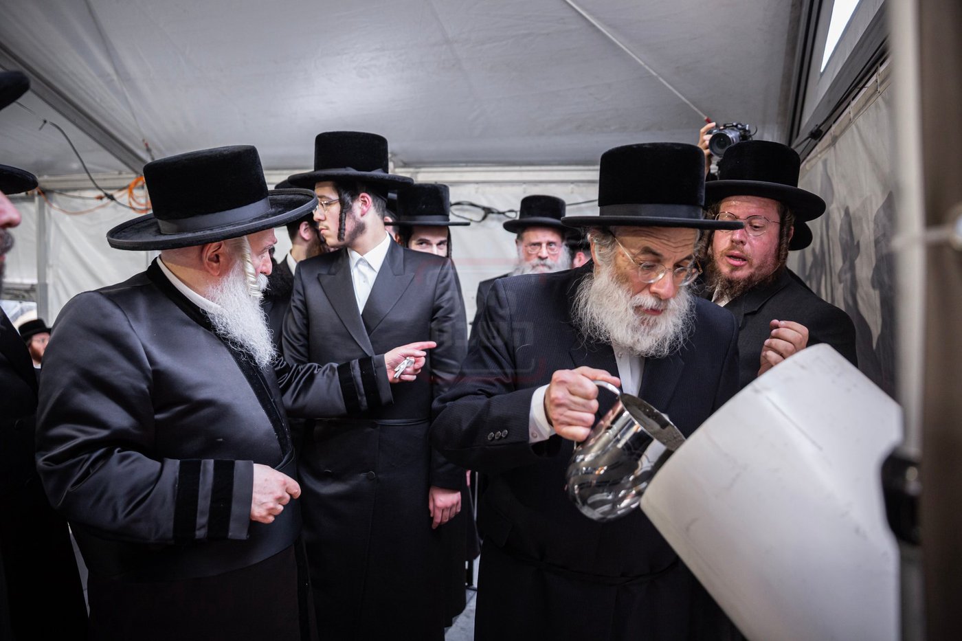 הנחת אבן הפינה לישיבה כרם שלמה ד'באבוב