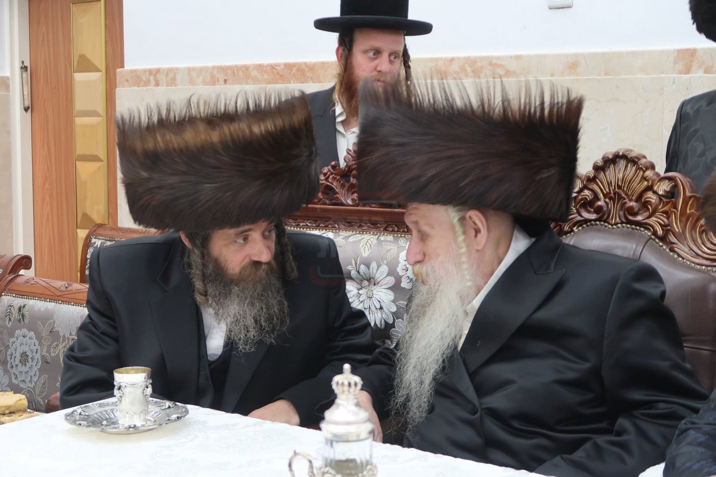 שמחת שבע ברכות בחצרות טשארנאביל - ראדושיץ - ראזלא