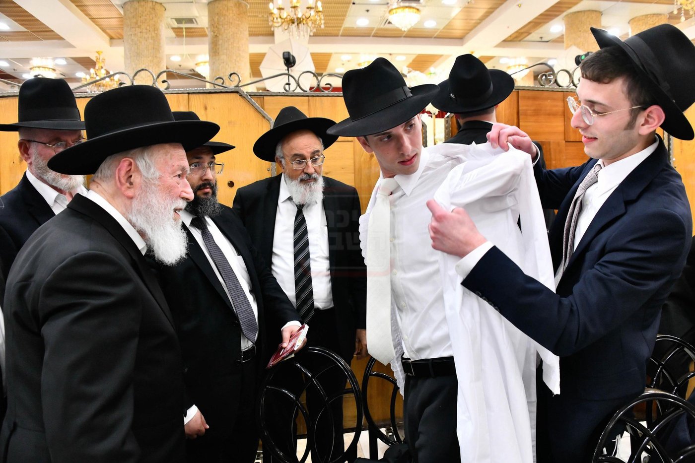 שמחת נישואי נכדת הגר"י זילברשטיין