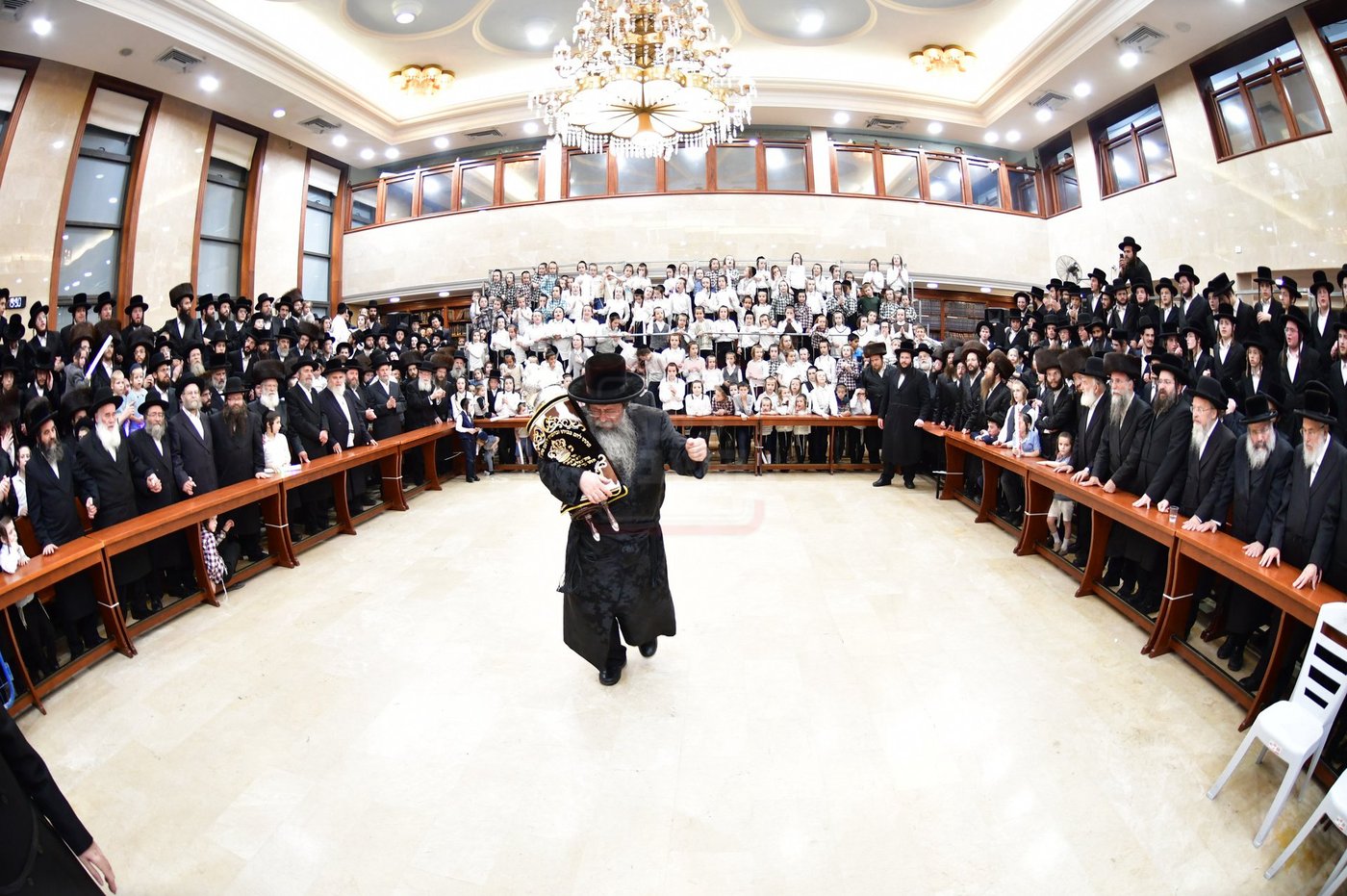 הכנסת ס"ת לביהמ"ד 'שבט הלוי'