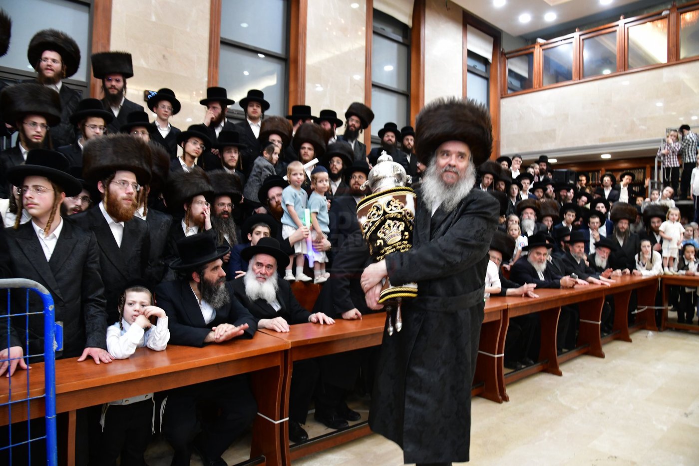 הכנסת ס"ת לביהמ"ד 'שבט הלוי'
