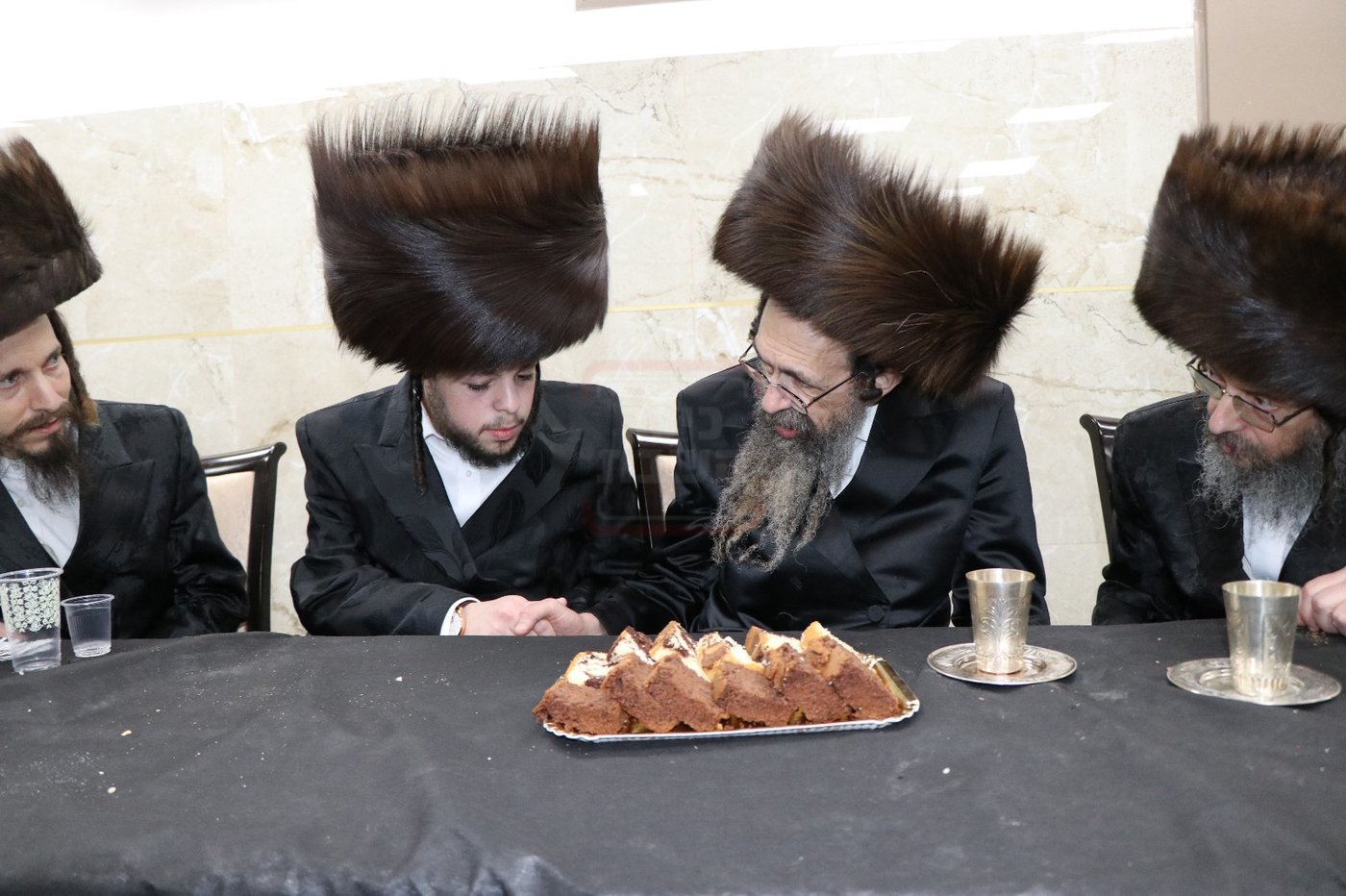 האדמו"ר מסטוטשין בשבע ברכות לבן גאב"ד זוועהיל