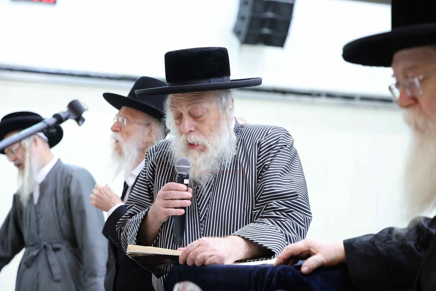 סיום מסכת בבא מציעא בחצה"ק תולדות אהרן
