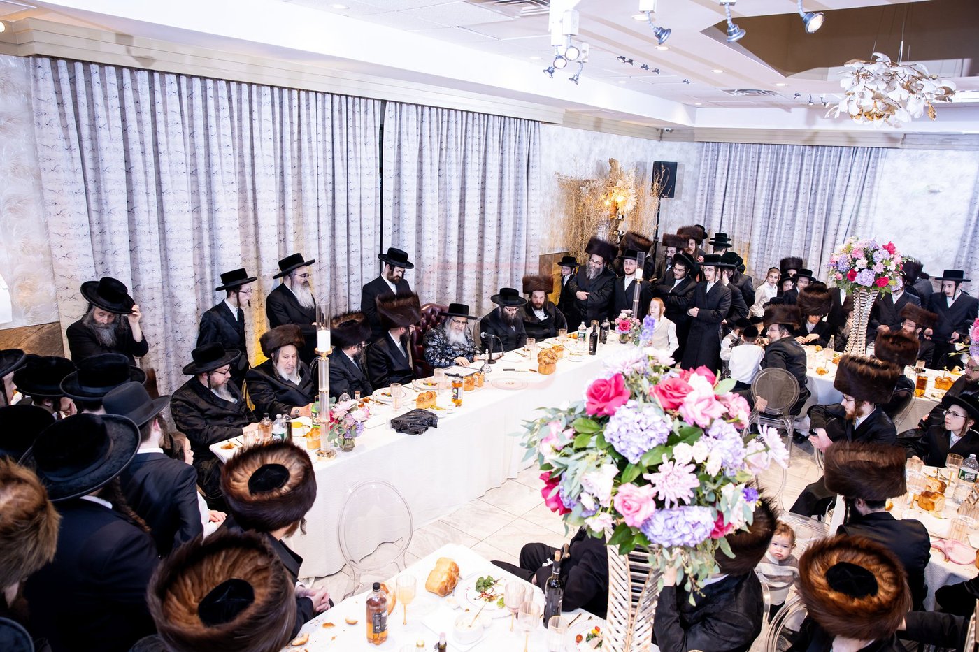 הכנסת ס"ת לביהמ"ד סאטמר בשכונת בלומינגרבורג