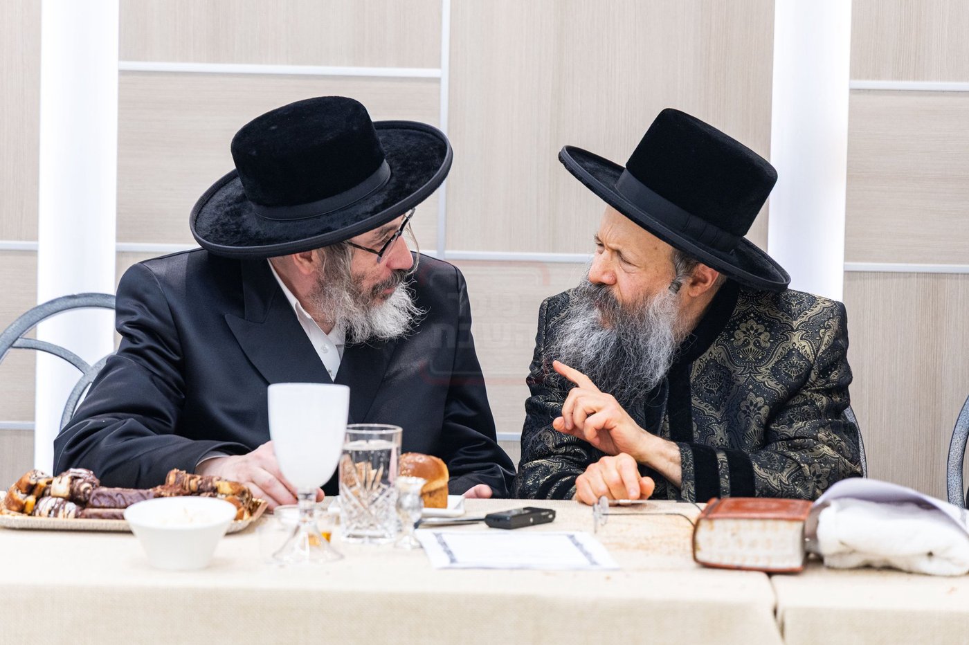 שמחת הבר מצוה לנכד האדמו"ר מבאבוב 45