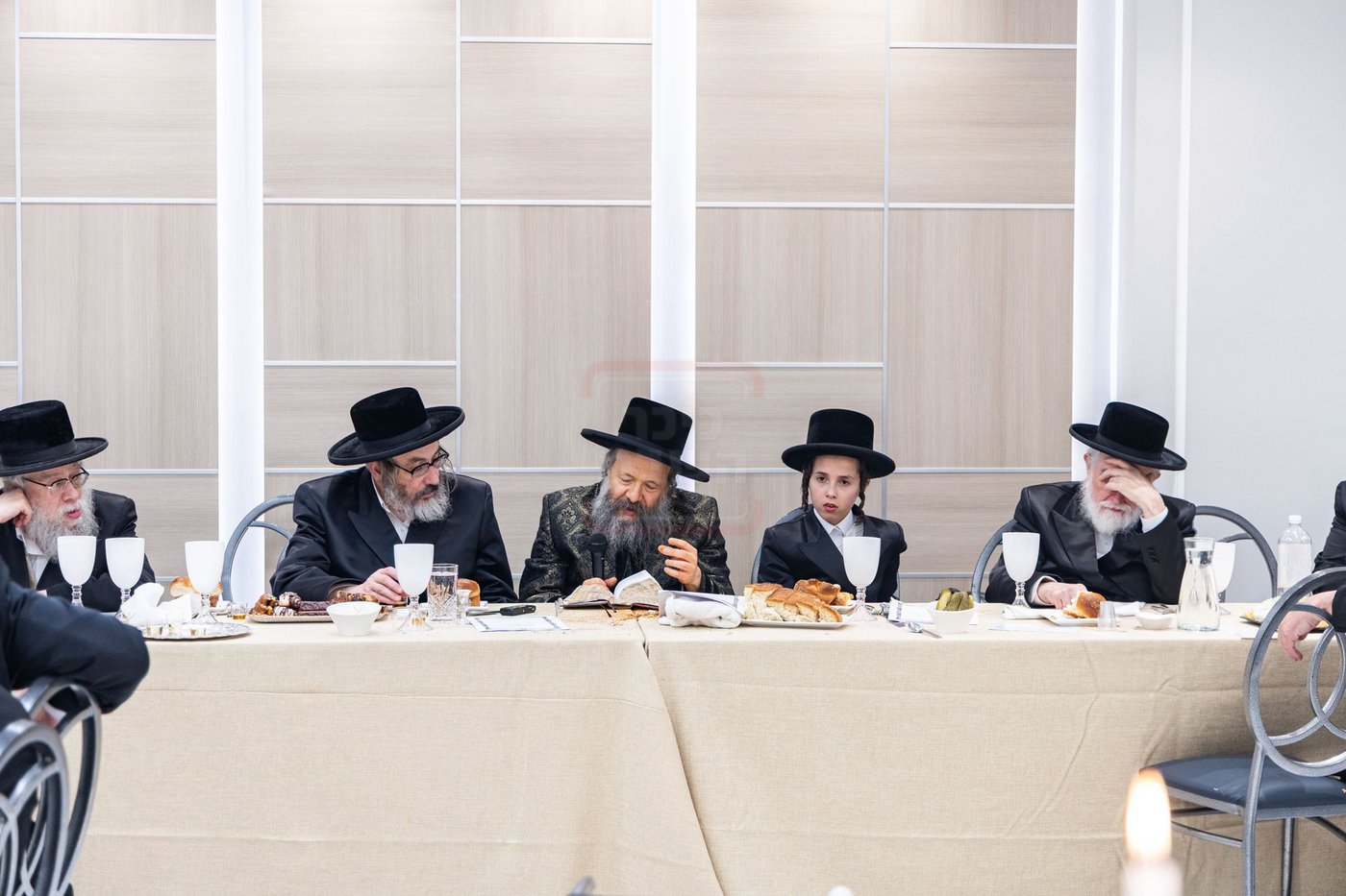 שמחת הבר מצוה לנכד האדמו"ר מבאבוב 45