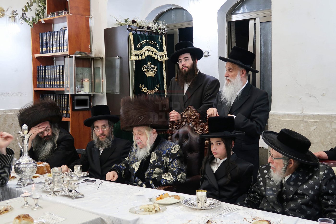בר מצוה של נכד האדמו"ר מקרעטשניף סיגעט