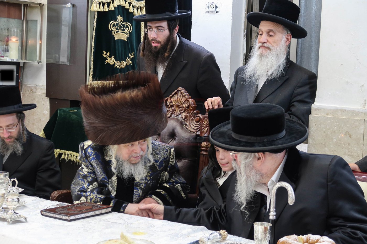 בר מצוה של נכד האדמו"ר מקרעטשניף סיגעט