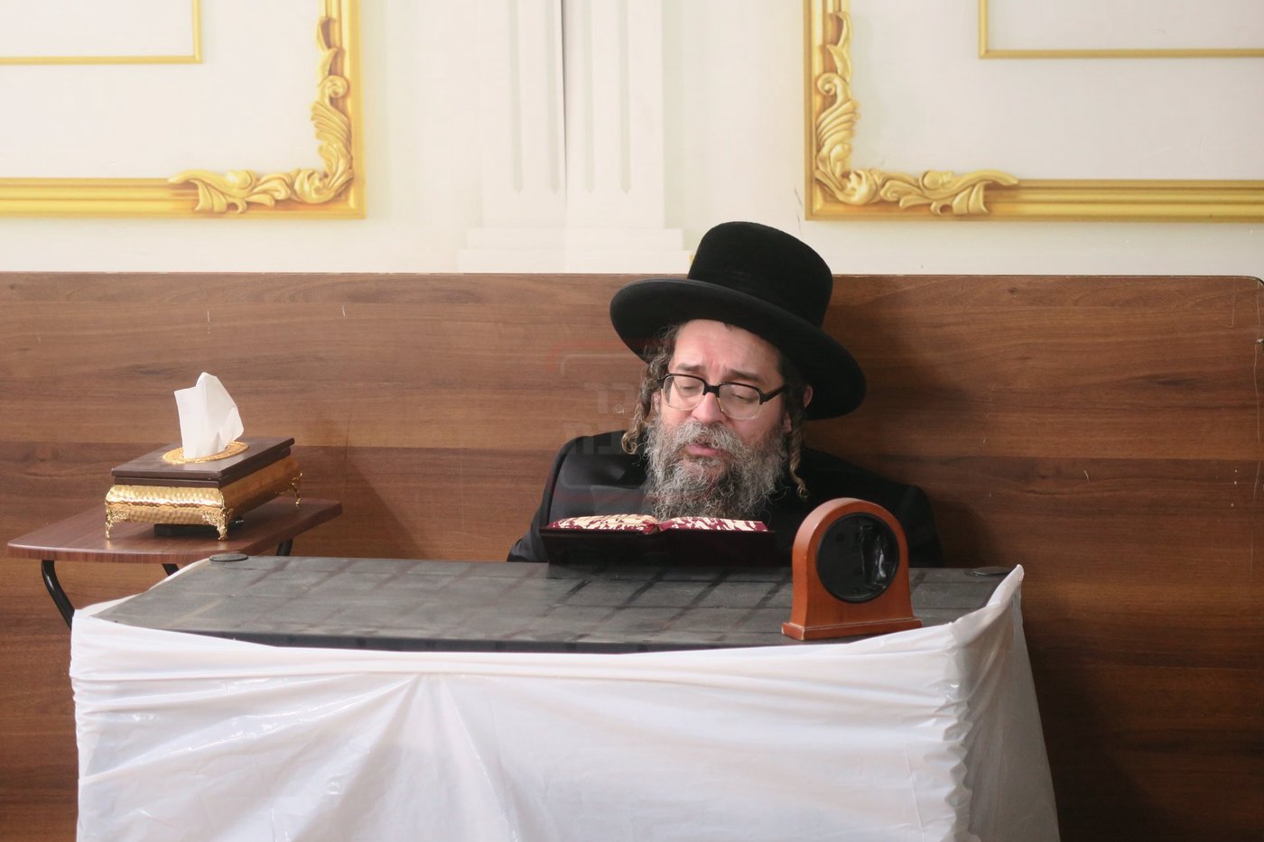 תשעה באב בחצה"ק סקולען ירושלים