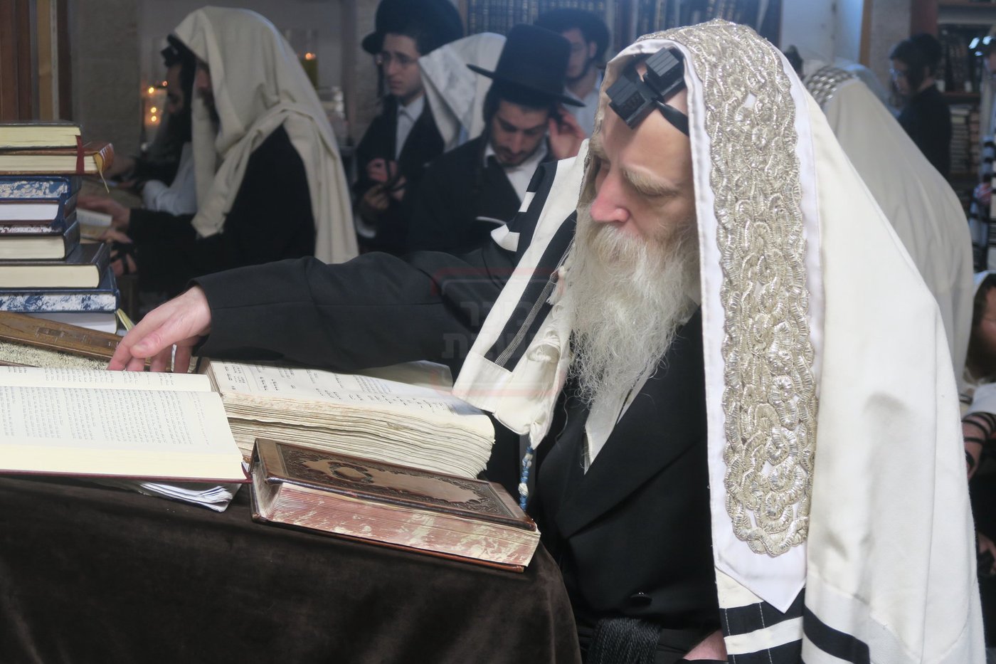 תשעה באב בחצה"ק הגרי"מ מורגנשטרן